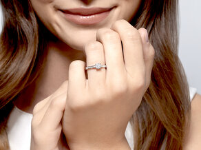Verlobungsring Surprise Pavé in Platin