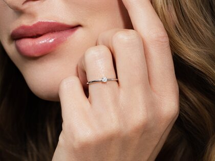 Verlobungsring Classic 4 in 18K Roségold mit Diamant 0,10ct H/SI