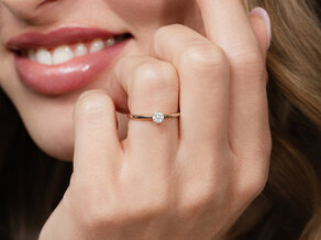 Verlobungsring Classic 4 in 9K Weißgold mit Diamant 0,25ct H/SI