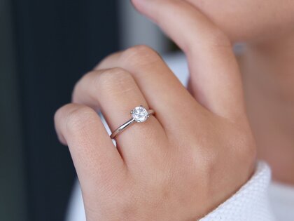 Verlobungsring Classic 4 in 14K Weißgold mit Labordiamant 0,75ct E/VS