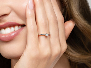 Verlobungsring Classic 6 in 9K Weißgold mit Diamant 0,15ct H/SI