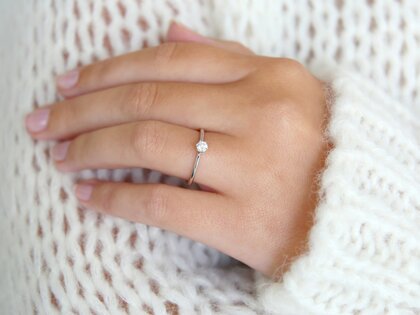 Verlobungsring Classic 6 in 9K Weißgold mit Labordiamant 0,15ct E/VS