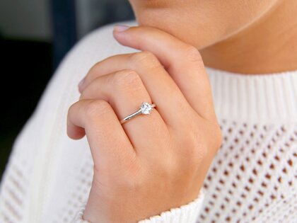 Verlobungsring Classic 6 in 18K Weißgold mit Diamant 0,50ct H/SI