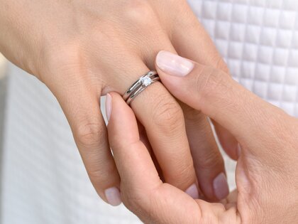 Verlobungsring Delight in 9K Weißgold mit Labordiamant 0,25ct E/VS
