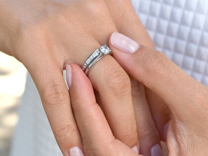 Verlobungsring Delight in 14K Weißgold mit Diamant 0,50ct H/SI