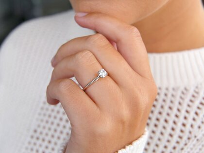 Verlobungsring Delight in 14K Weißgold mit Diamant 0,50ct H/SI
