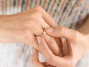 Verlobungsring Delight in 9K Roségold mit Diamant 0,25ct H/SI