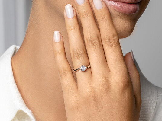 Verlobungsring Devotion in 9K Gelbgold mit Diamant 0,50ct