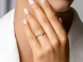Verlobungsring Devotion in 18K Weißgold mit Diamant 0,15ct H/SI
