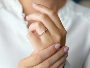 Verlobungsring Devotion in 18K Weißgold mit Diamant 0,10ct H/SI