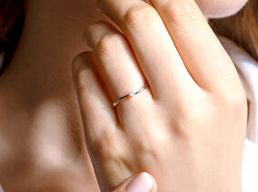 Verlobungsring Devour in 9K Weißgold mit Diamant 0,05ct G/SI