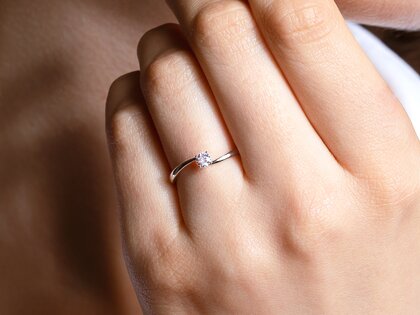 Verlobungsring Devour in 14K Gelbgold mit Diamant 0,15ct G/SI