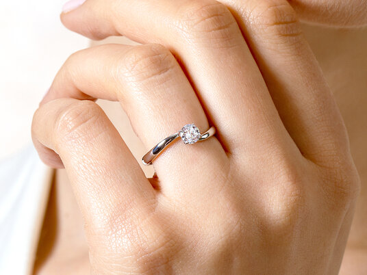 Verlobungsring Devour in 9K Weißgold mit Diamant 0,50ct