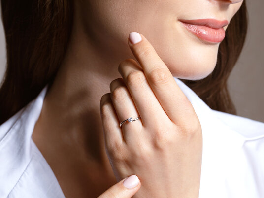 Verlobungsring Devour in 9K Weißgold mit Labordiamant 0,15ct D/IF