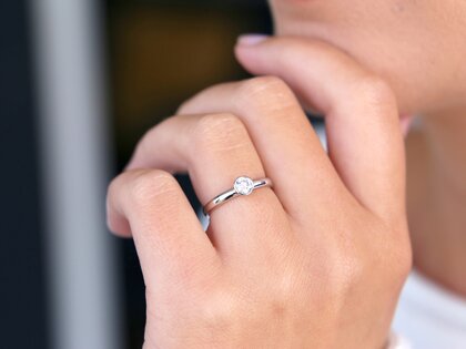 Verlobungsring Eternal in 9K Weißgold mit Diamant 0,25ct H/SI