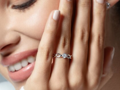 Verlobungsring Evoke in 9K Gelbgold mit Diamant 0,25ct H/SI