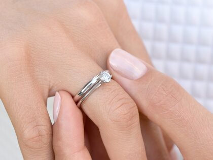 Verlobungsring Heaven 6 in 9K Weißgold mit Diamant 0,60ct H/SI