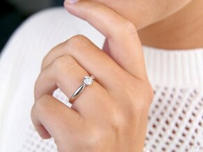 Verlobungsring Joy in 14K Weißgold mit Labordiamant 0,50ct E/VS