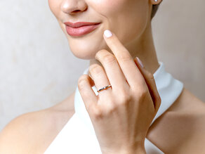 Verlobungsring Love in 14K Weißgold mit Diamant 0,04ct G/SI