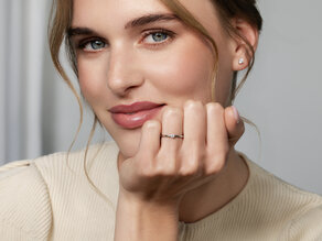 Verlobungsring Melody in 14K Weißgold mit Diamant 0,10ct G/SI