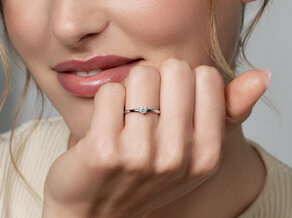 Verlobungsring Melody in 9K Weißgold mit Diamant 0,25ct H/SI