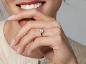 Verlobungsring Melody in 14K Roségold mit Diamant 1,00ct G/IF