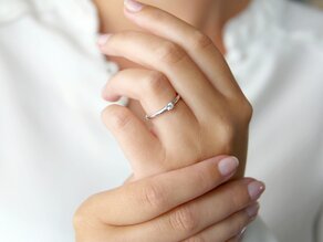 Verlobungsring Modern in 14K Weißgold mit Diamant 0,10ct G/SI