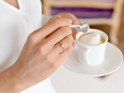 Verlobungsring Modern in 9K Weißgold mit Labordiamant 0,25ct E/VS