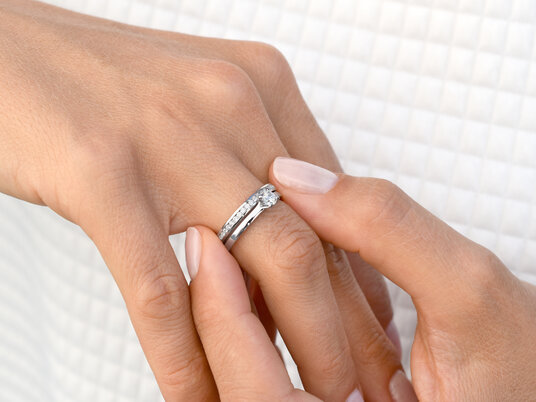 Verlobungsring Modern in 9K Weißgold mit Labordiamant 0,25ct
