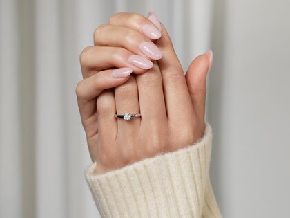 Verlobungsring Modern in 14K Weißgold mit Diamant 0,50ct H/SI