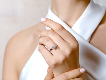 Verlobungsring Modern in 9K Weißgold mit Labordiamant 1,00ct E/VS