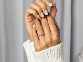 Verlobungsring Twist Petite in 14K Weißgold mit Diamant 0,04ct G/SI