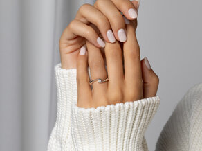 Verlobungsring Twist Petite in 14K Weißgold mit Diamant 0,09ct G/SI
