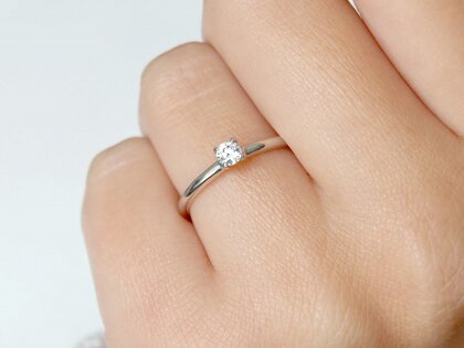 Verlobungsring Pure in 14K Weißgold mit Diamant 0,08ct G/SI