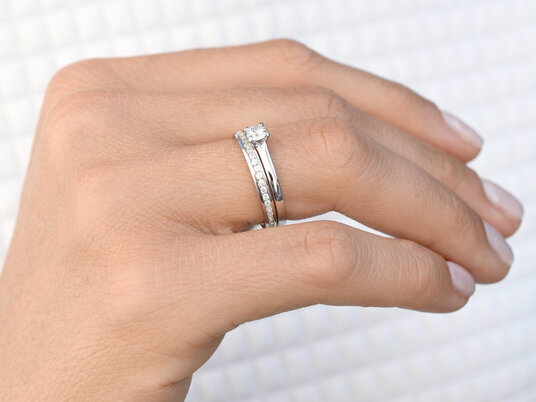 Verlobungsring Romance in Platin 950/- mit Labordiamant 0,25ct E/VS