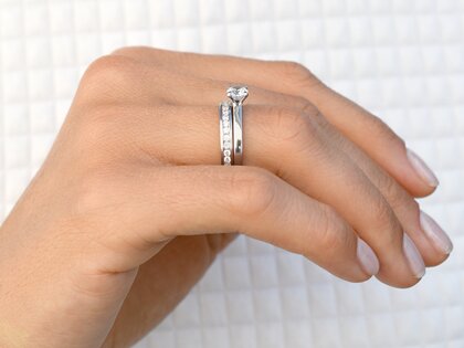 Verlobungsring Romance in 14K Weißgold mit Diamant 0,30ct G/SI