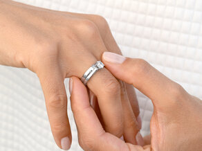 Verlobungsring Romance in 14K Weißgold mit Diamant 0,40ct H/SI