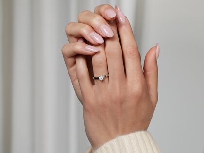 Verlobungsring Romance in 14K Weißgold mit Diamant 0,50ct H/SI