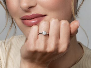 Verlobungsring Royal in 9K Weißgold mit Diamant 1,00ct H/SI