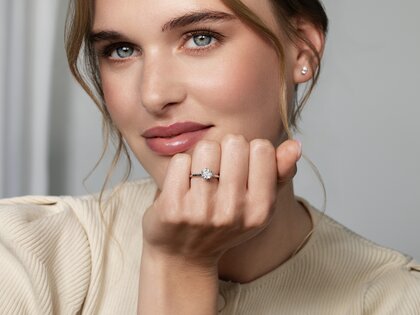 Verlobungsring Royal in 9K Weißgold mit Diamant 1,00ct H/SI