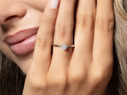 Verlobungsring Spirit in 18K Weißgold mit Diamant 0,25ct H/SI