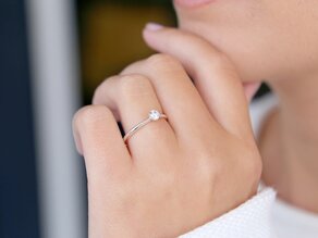 Verlobungsring Spirit in 18K Weißgold mit Diamant 0,25ct H/SI