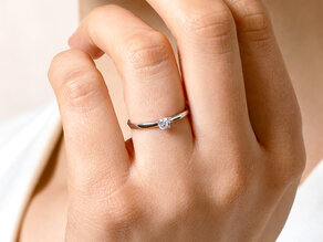 Verlobungsring Surprise in 14K Gelbgold mit Diamant 0,10ct H/SI