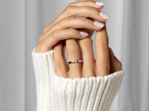 Verlobungsring Infinity Petite in 14K Weißgold mit Diamant 0,06ct G/SI