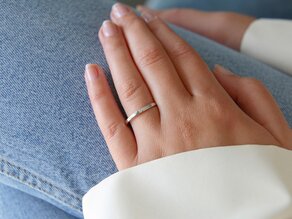 Verlobungsring Infinity Petite in 14K Weißgold mit Diamant 0,03ct G/SI