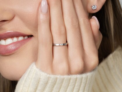 Verlobungsring Infinity in 14K Gelbgold mit Diamant 0,03ct H/SI