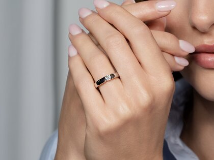 Verlobungsring Italic in 9K Weißgold mit Diamant 0,30ct H/SI