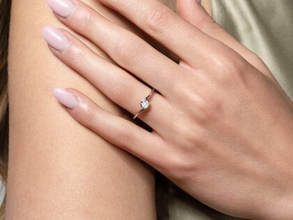 Verlobungsring Touch in 18K Weißgold mit Diamant 0,23ct D/IF