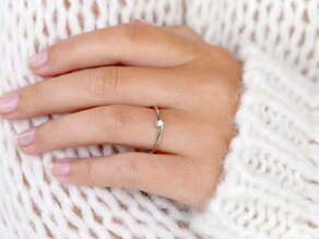 Verlobungsring Touch in 14K Weißgold mit Diamant 0,08ct D/IF