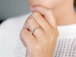 Verlobungsring Twist Petite in 14K Weißgold mit Diamant 0,04ct G/SI